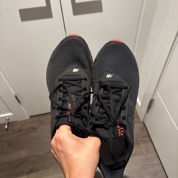 New Balance 711 Black / Pink toe shoes - Picture 3 of 5